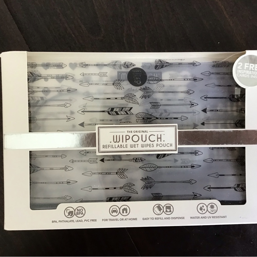 Wipouch wipe case in arrow. NWOT.
